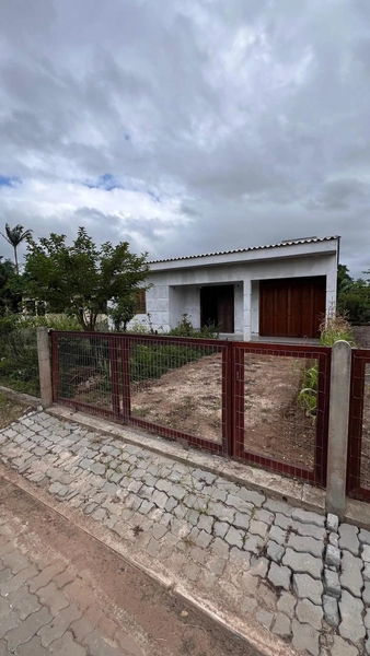 CASA NA RUA DAS TENDAS