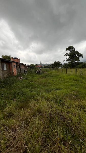 CASA NO BAIRRO DOS JULIOS