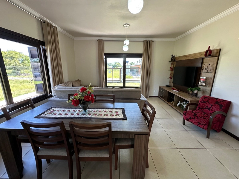 CASA À VENDA EM TERRA DE AREIA: 3ª foto da galeria de imagens do imóvel