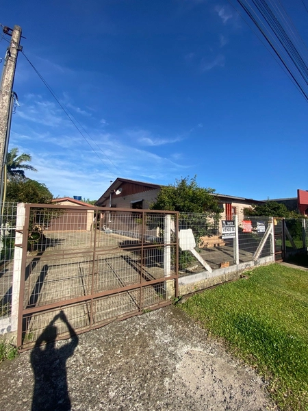 CASA À VENDA NO CENTRO DE TERRA DE AREIA: 2ª foto da galeria de imagens do imóvel