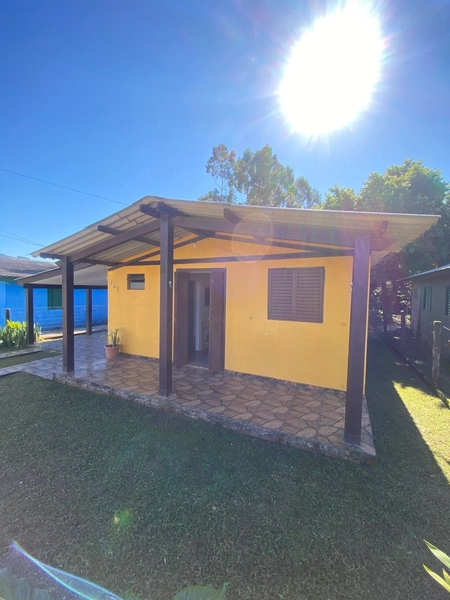 CASA À VENDA EM TERRA DE AREIA: 1ª foto da galeria de imagens do imóvel