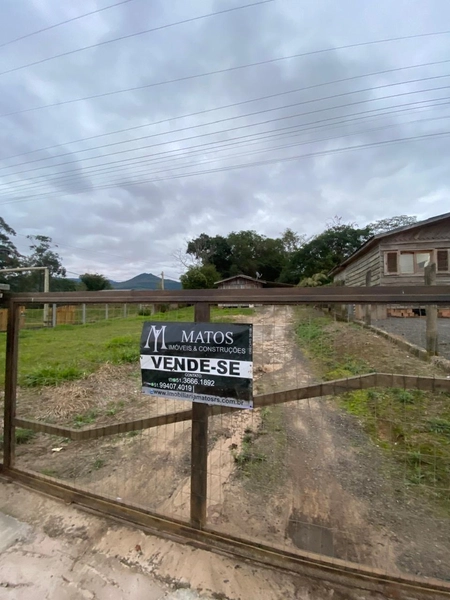 TERRENO COM CASA À VENDA EM TERRA DE AREIA: 1ª foto da galeria de imagens do imóvel