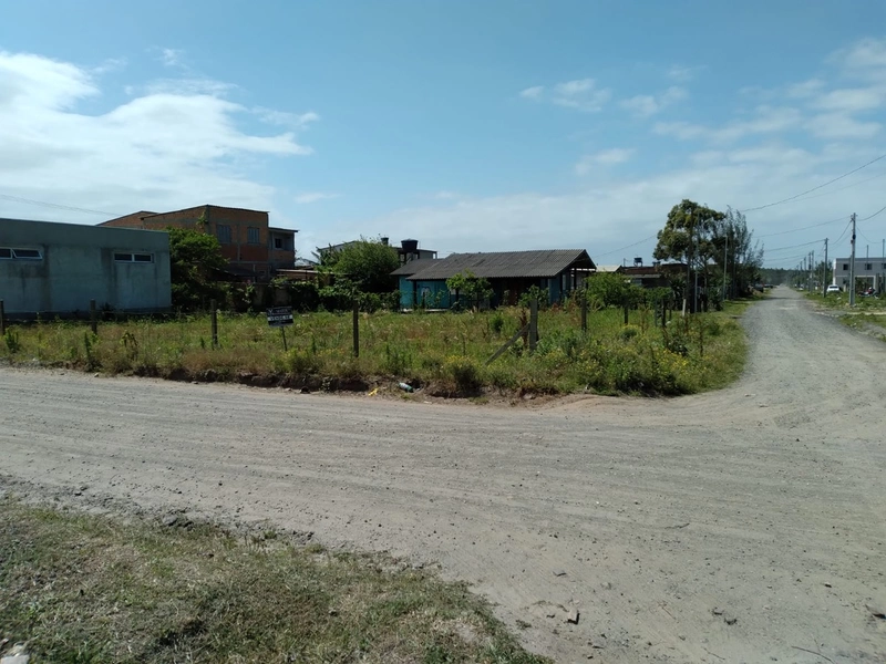 DOIS TERRENOS EM CAPÃO NOVO: 3ª foto da galeria de imagens do imóvel