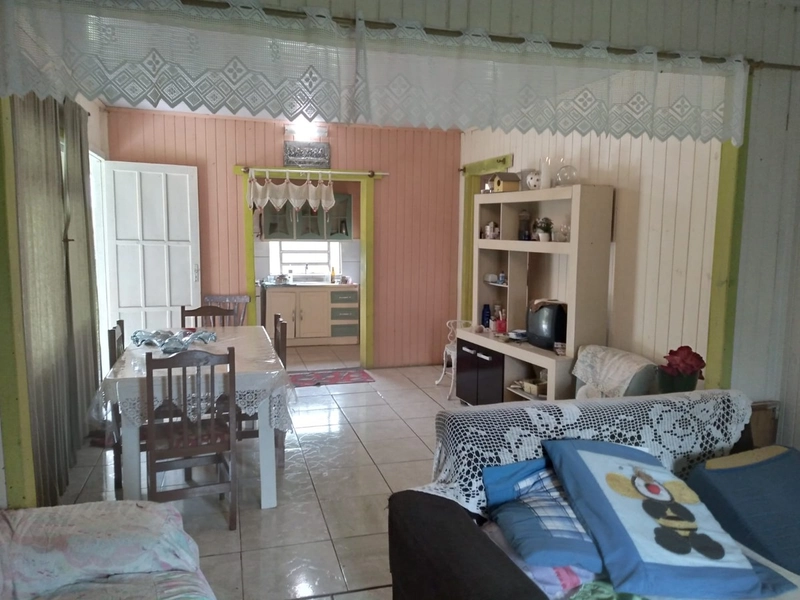 CASA DE MADEIRA EM TERRA DE AREIA: 4ª foto da galeria de imagens do imóvel