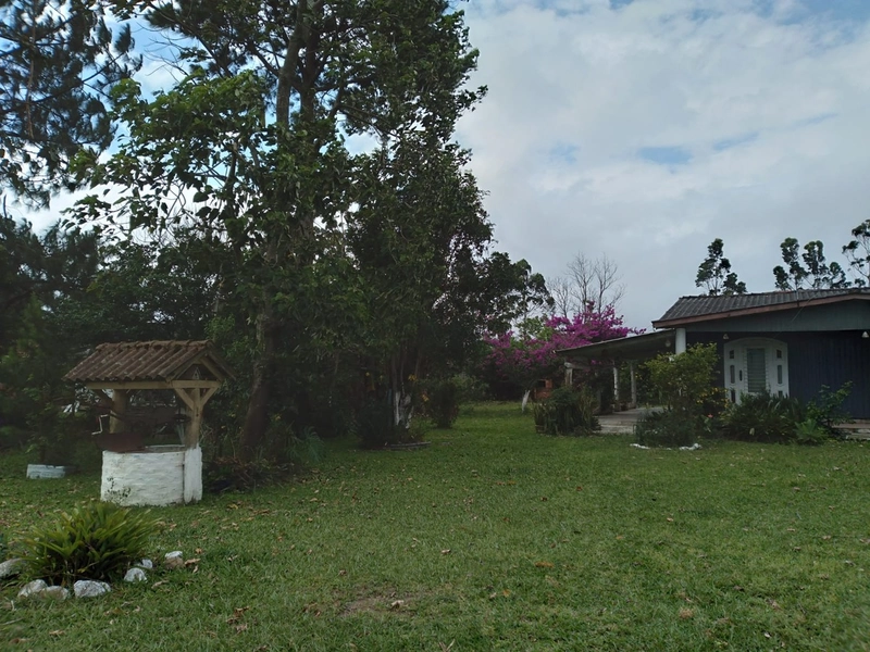CASA DE MADEIRA EM TERRA DE AREIA: 15ª foto da galeria de imagens do imóvel
