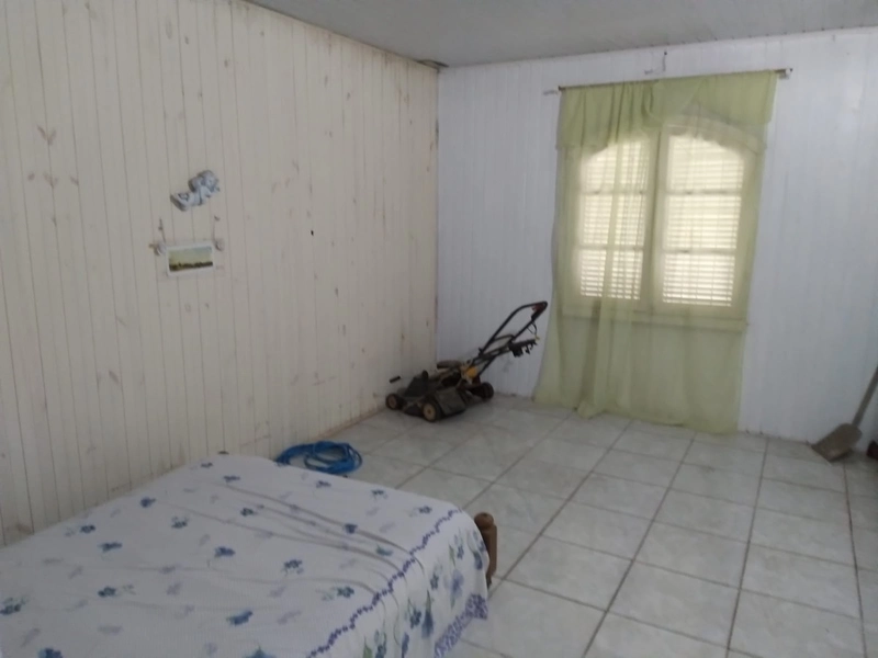 CASA DE MADEIRA EM TERRA DE AREIA: 7ª foto da galeria de imagens do imóvel