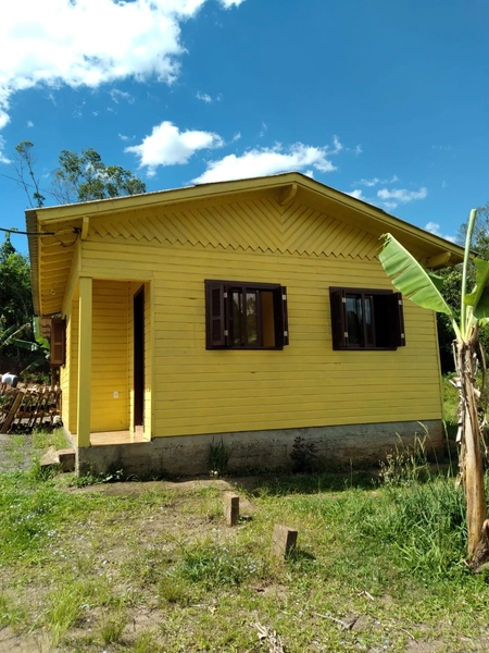 CASA DE MADEIRA: 1ª foto da galeria de imagens do imóvel