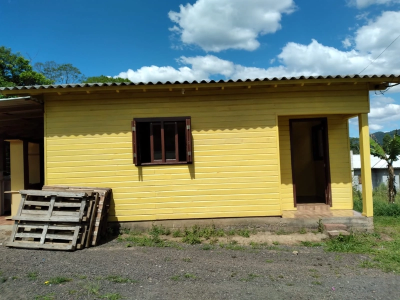 CASA DE MADEIRA: 2ª foto da galeria de imagens do imóvel