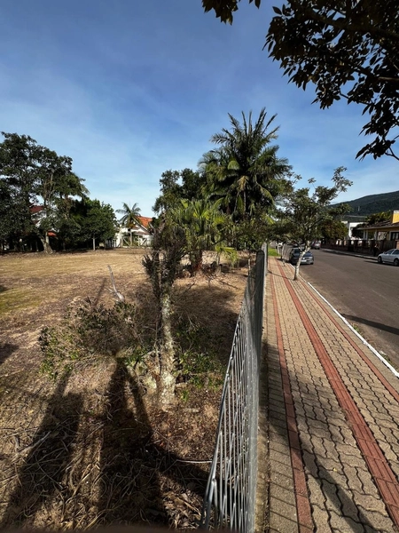 TERRENO EM MAQUINÉ: 2ª foto da galeria de imagens do imóvel
