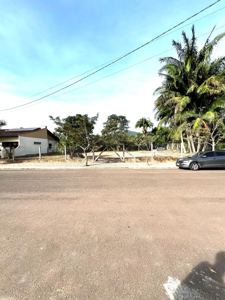 TERRENO EM MAQUINÉ: 3ª foto da galeria de imagens do imóvel