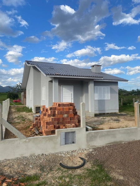 CASA EM TERRA DE AREIA: 3ª foto da galeria de imagens do imóvel