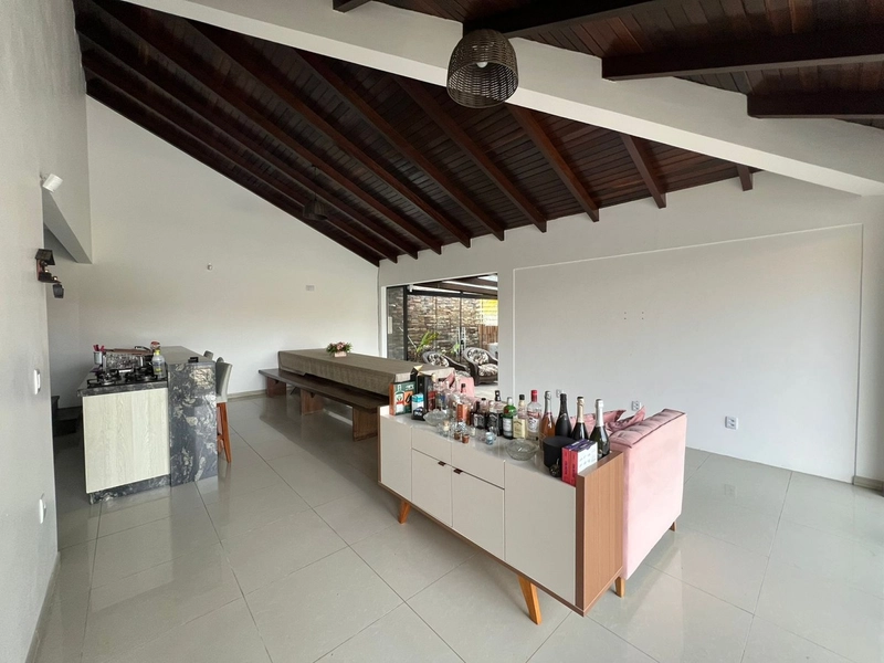 CASA EM CURUMIM: 3ª foto da galeria de imagens do imóvel