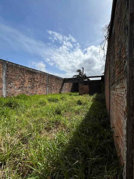 TERRENO: 2ª foto da galeria de imagens do imóvel