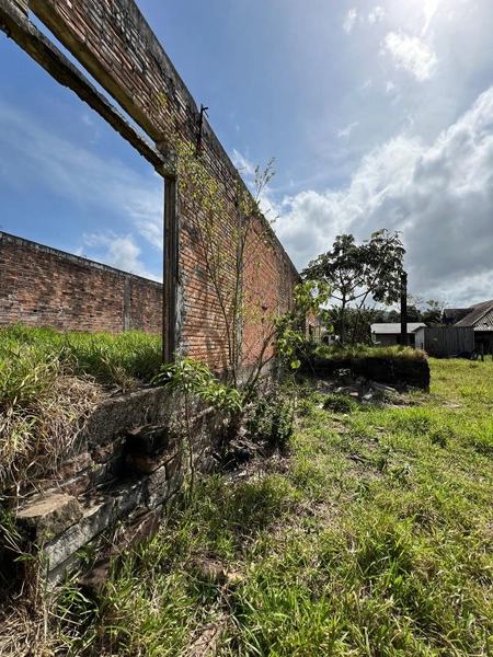 TERRENO: 3ª foto da galeria de imagens do imóvel