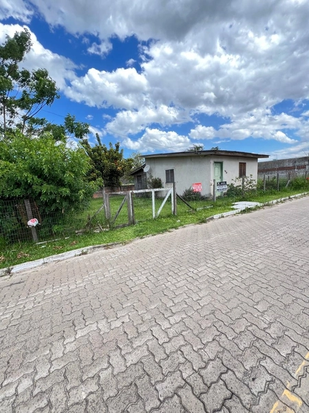 CASA  À VENDA EM TERRA DE AREIA: 2ª foto da galeria de imagens do imóvel