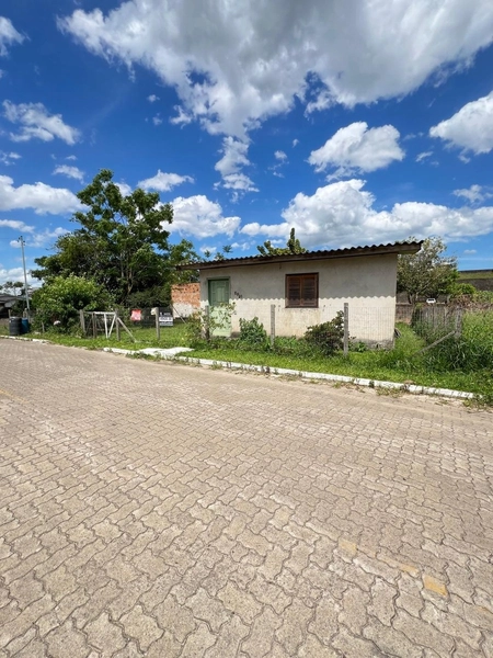 CASA  À VENDA EM TERRA DE AREIA: 3ª foto da galeria de imagens do imóvel