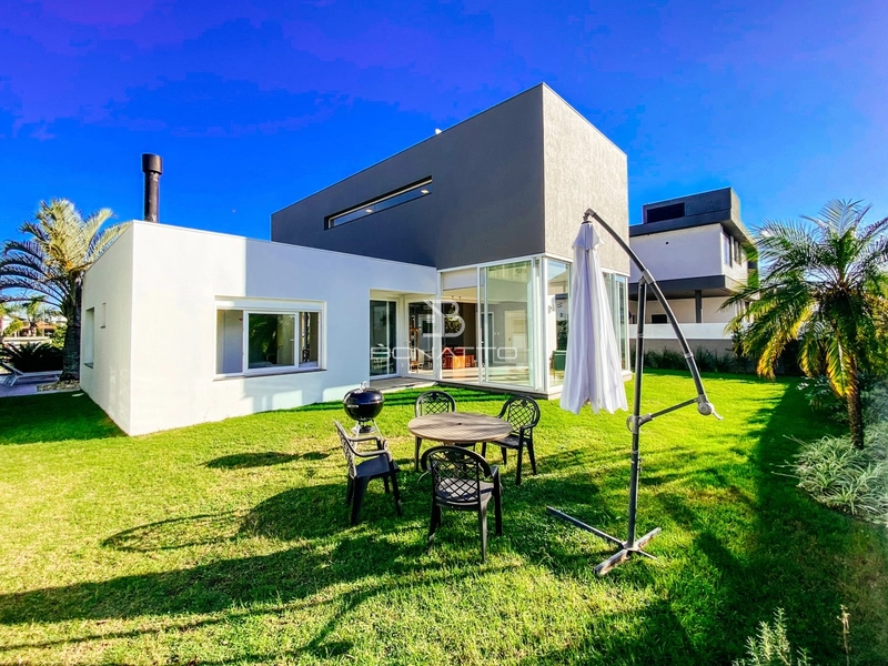 Sobrado com Design Contemporâneo: 7ª foto da galeria de imagens do imóvel