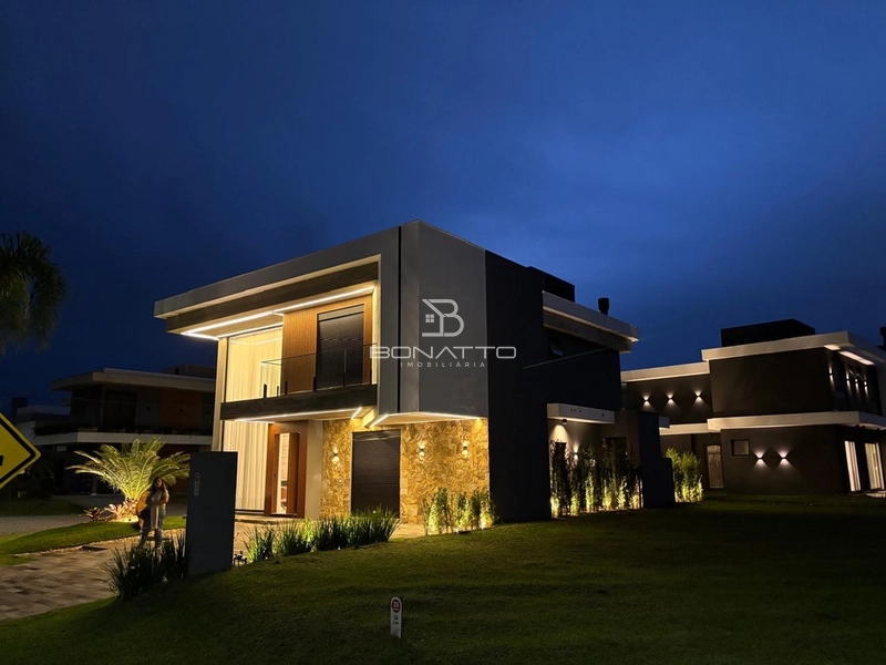 Casa nova com piscina a venda: 3ª foto da galeria de imagens do imóvel