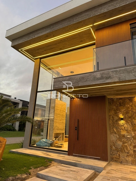 Casa nova com piscina a venda: 7ª foto da galeria de imagens do imóvel