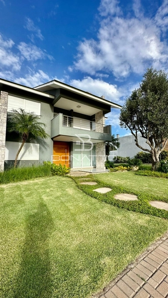 Sobrado a venda com 5 suites no Condomínio Velas da Marina