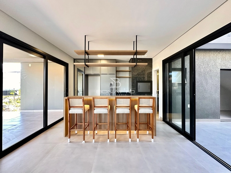 Casa alto padrão com terraço e piscina: 6ª foto da galeria de imagens do imóvel