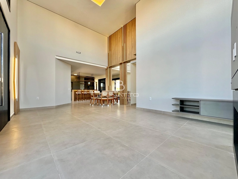 Casa alto padrão com terraço e piscina: 3ª foto da galeria de imagens do imóvel