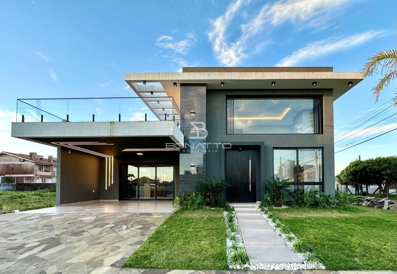 Casa alto padrão com terraço e piscina: 1ª foto da galeria de imagens do imóvel