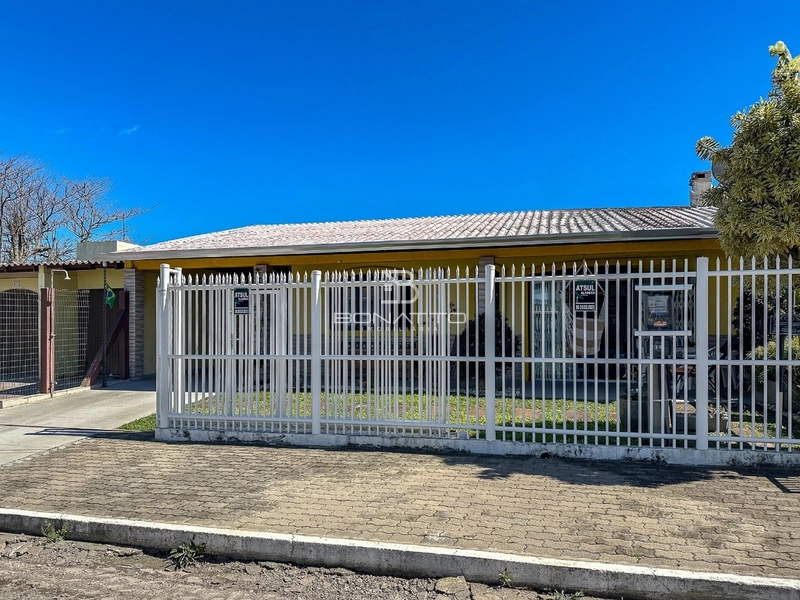 Casa a venda em Atlântida Sul: 3ª foto da galeria de imagens do imóvel