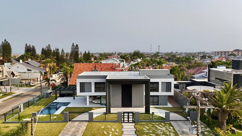 Sobrado luxuoso à venda em Xangri-lá: 1ª foto da galeria de imagens do imóvel