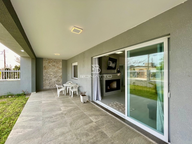 Casa à venda em Atlântida Sul 150 m da beira mar: 3ª foto da galeria de imagens do imóvel
