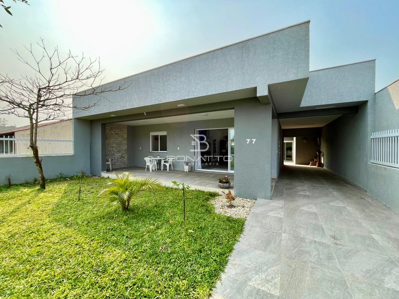 Casa à venda em Atlântida Sul 150 m da beira mar: 1ª foto da galeria de imagens do imóvel