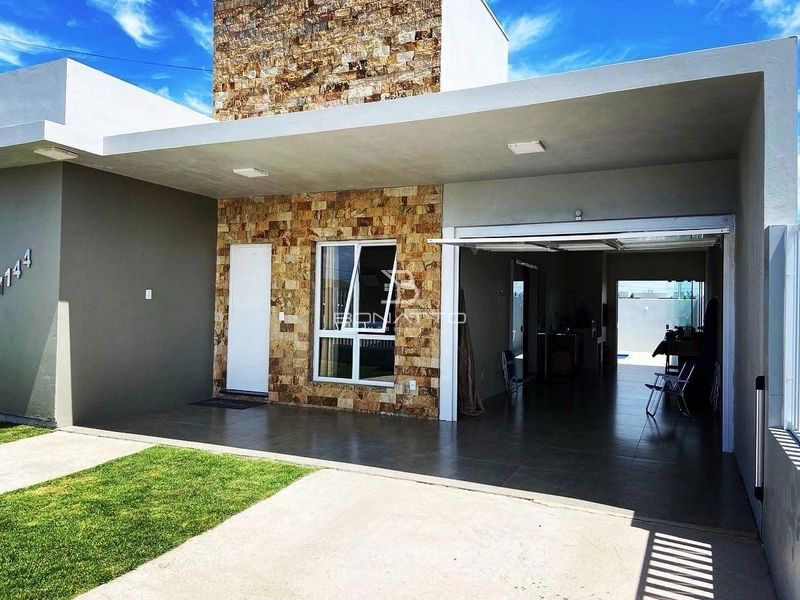 Casa à venda em Atlântida Sul: 2ª foto da galeria de imagens do imóvel