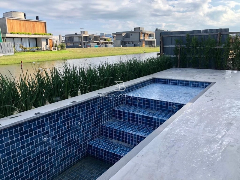Casa à venda com 5 dormitórios beira lago: 35ª foto da galeria de imagens do imóvel