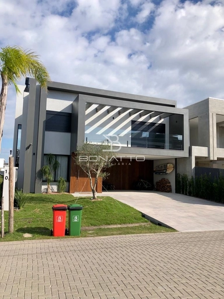 Casa à venda com 5 dormitórios beira lago: 1ª foto da galeria de imagens do imóvel