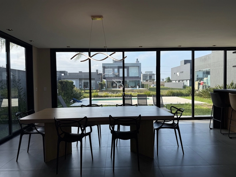 Espetacular casa mobiliada, beira lago com piscina.: 20ª foto da galeria de imagens do imóvel