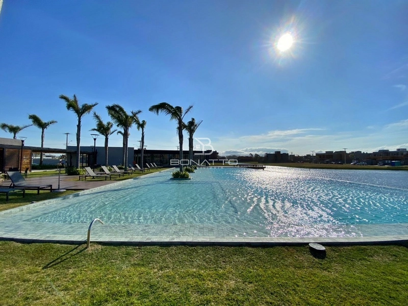 Lote Beira Lago: 3ª foto da galeria de imagens do imóvel