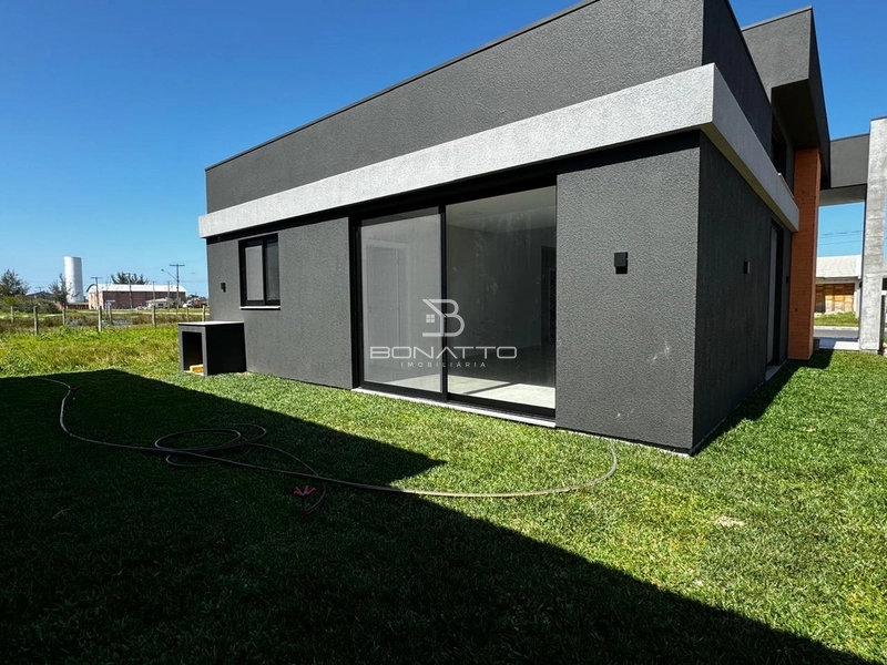Casa linear nova à venda em Atlãntida sul: 5ª foto da galeria de imagens do imóvel