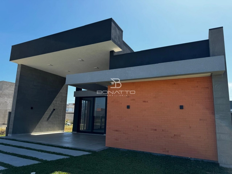 Casa linear nova à venda em Atlãntida sul: 1ª foto da galeria de imagens do imóvel