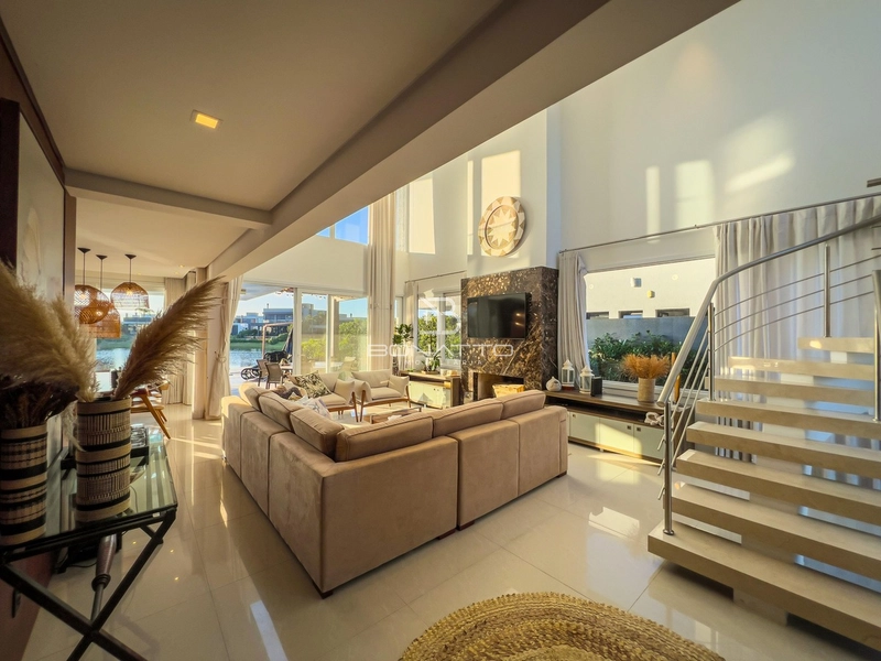 Casa à venda com 4 suites beira lago: 6ª foto da galeria de imagens do imóvel