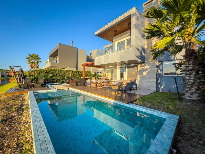 Casa à venda com 4 suites beira lago: 23ª foto da galeria de imagens do imóvel