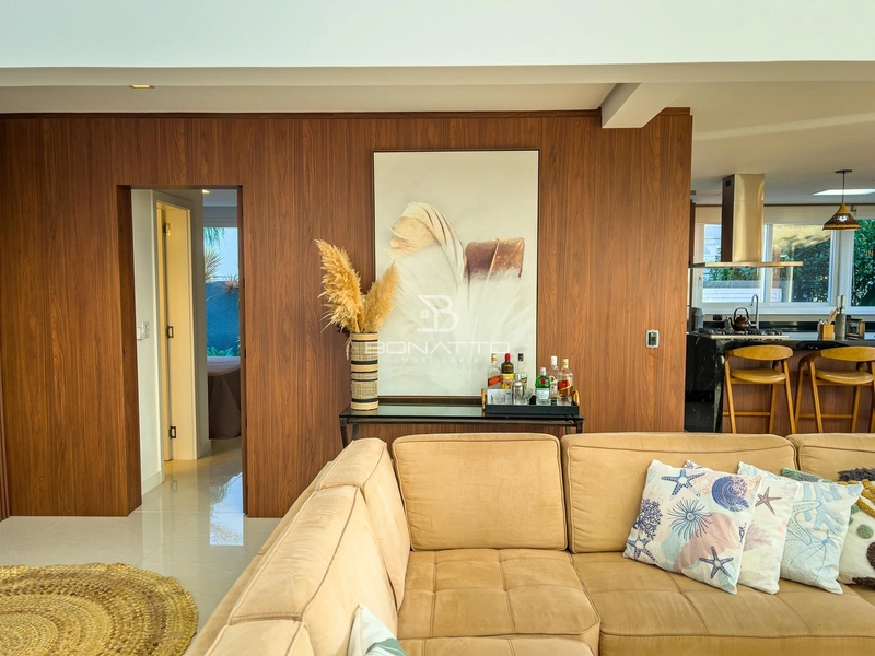 Casa à venda com 4 suites beira lago: 4ª foto da galeria de imagens do imóvel