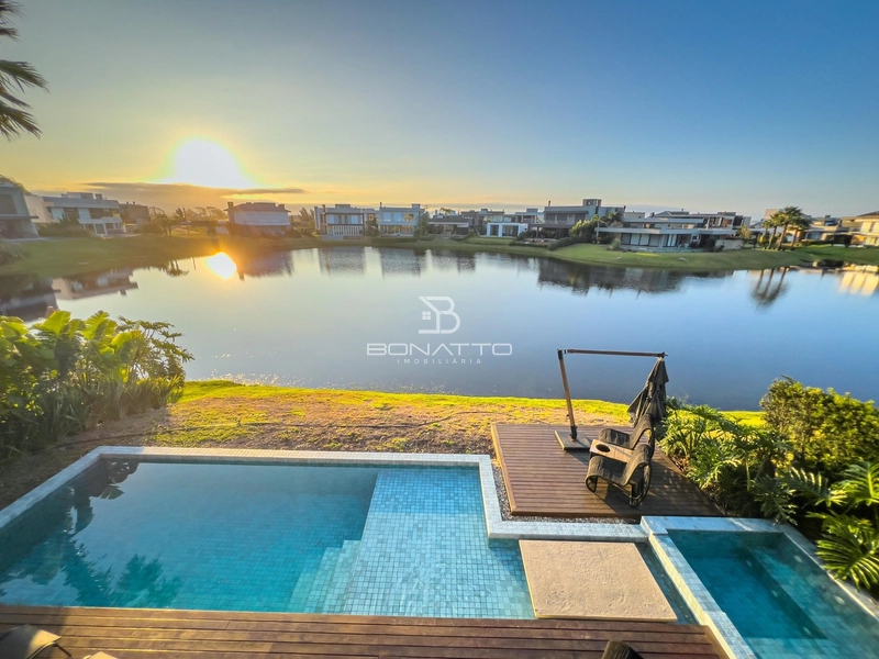 Casa à venda com 4 suites beira lago: 39ª foto da galeria de imagens do imóvel