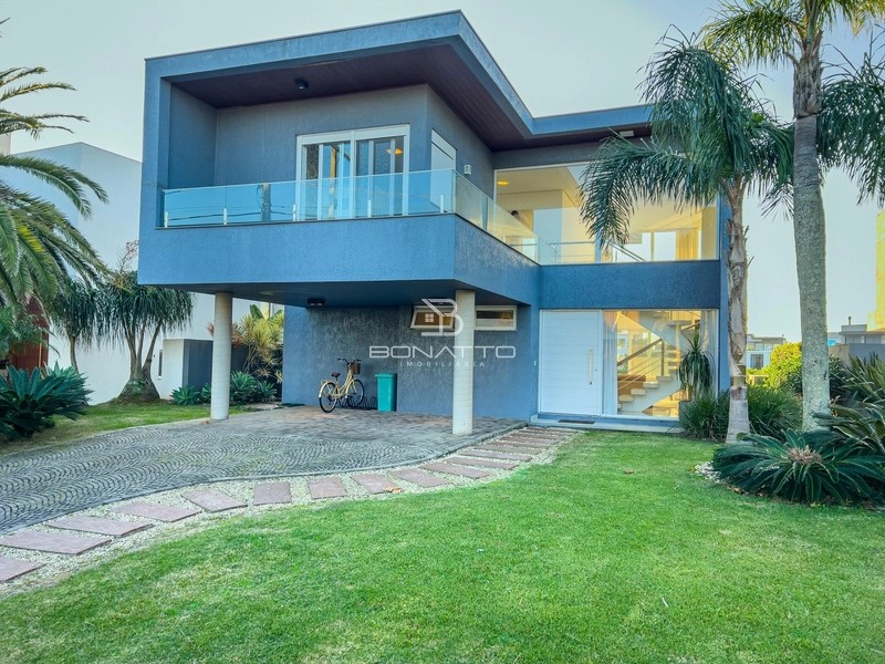 Casa à venda com 4 suites beira lago: 1ª foto da galeria de imagens do imóvel