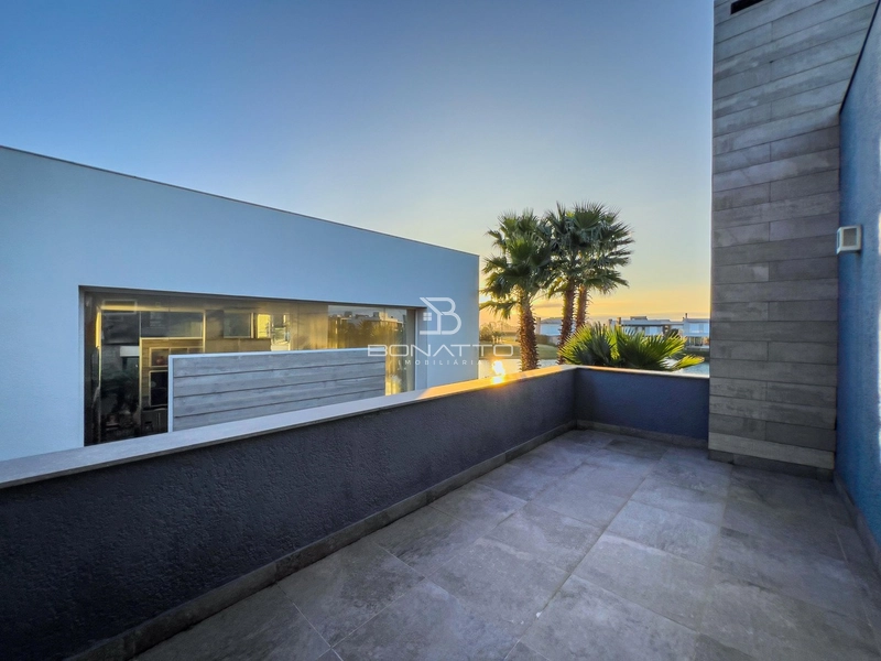Casa à venda com 4 suites beira lago: 41ª foto da galeria de imagens do imóvel