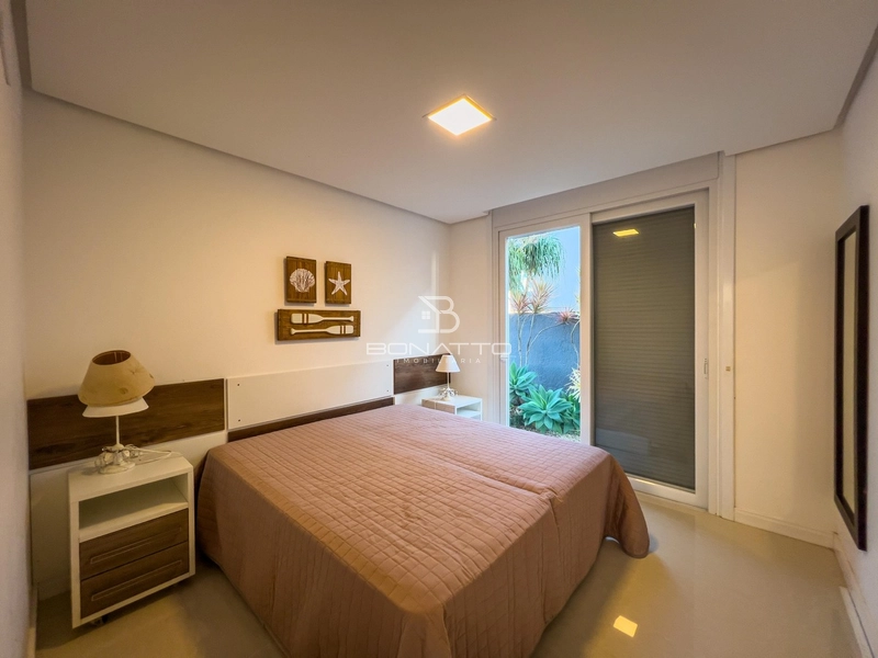 Casa à venda com 4 suites beira lago: 34ª foto da galeria de imagens do imóvel