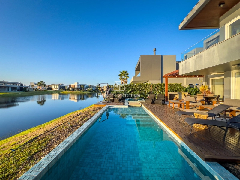 Casa à venda com 4 suites beira lago: 29ª foto da galeria de imagens do imóvel