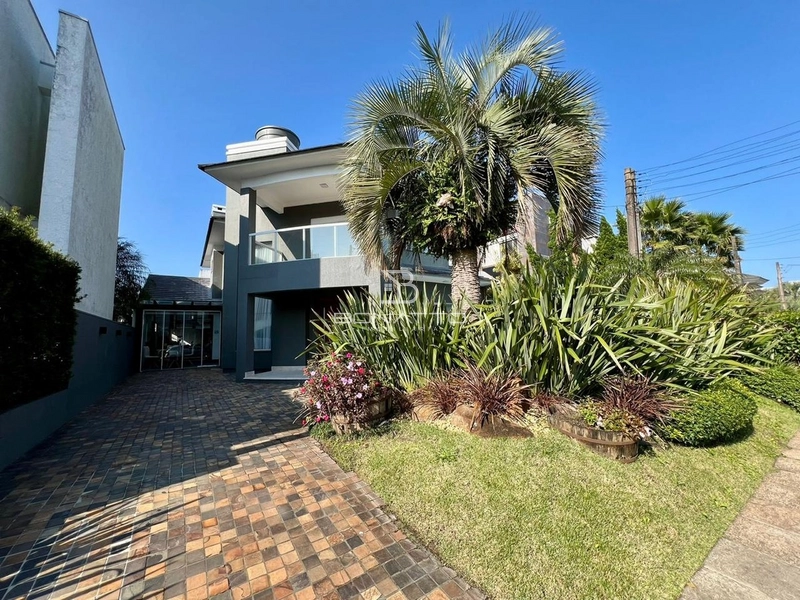 Sobrado à venda no Condomínio Condado de Capão!