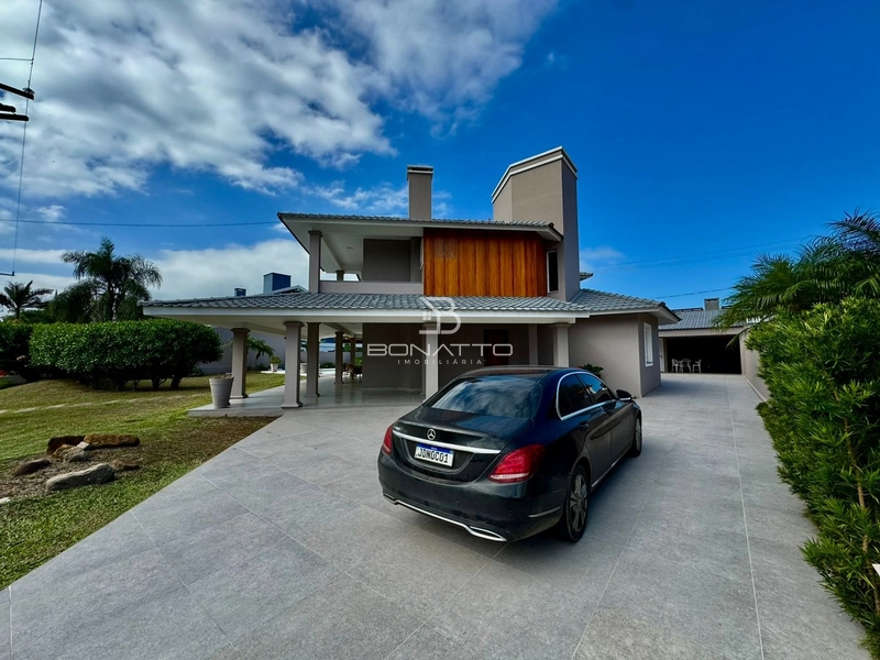 Linda Casa no Atlântida Lagos Park: 2ª foto da galeria de imagens do imóvel