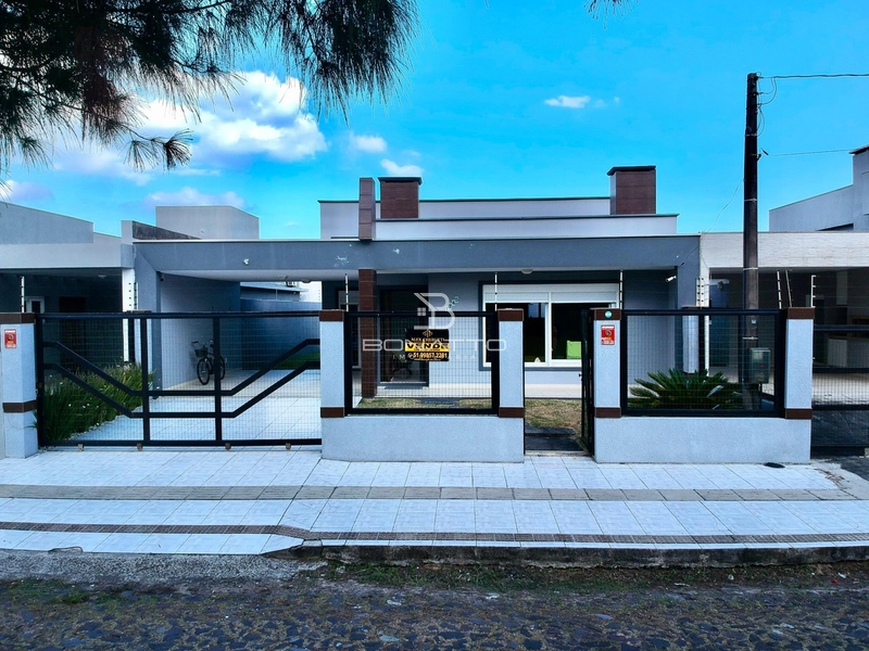 Casa à venda em Atlântida Sul: 1ª foto da galeria de imagens do imóvel