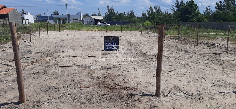 Lote a venda em Atlantida Sul: 1ª foto da galeria de imagens do imóvel